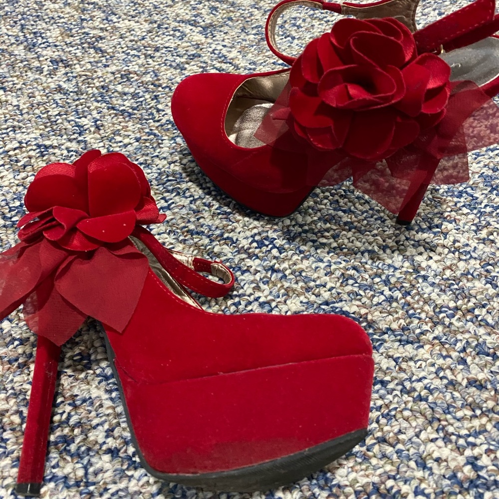 Red Pumps